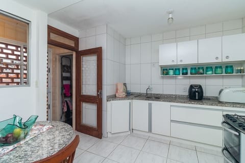 Image 11 - 242311